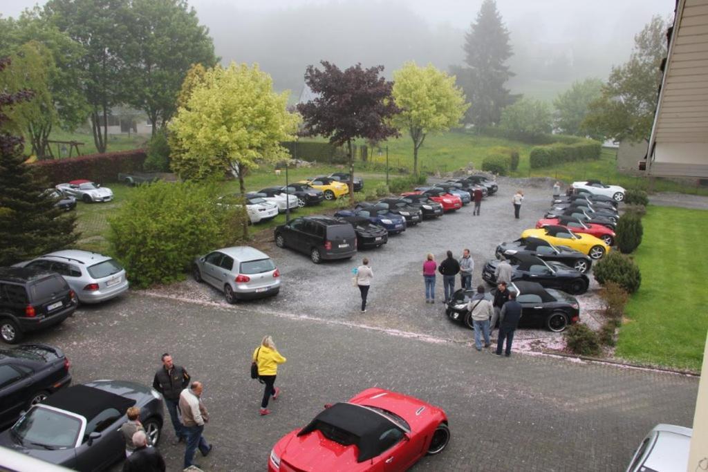 Hotel Zum Buchenberg St. Vith Bagian luar foto